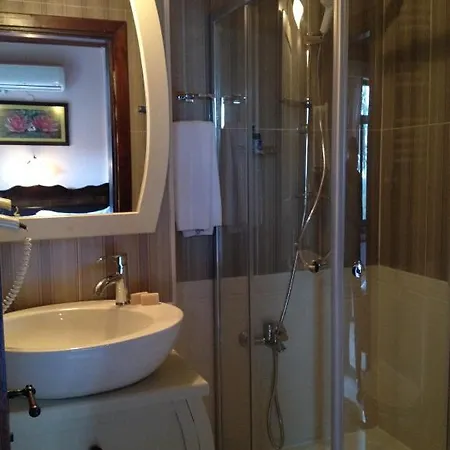 Pinecone Boutique Hotel Hotel